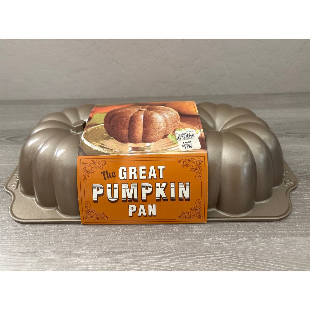 Williams Sonoma The Great Pumpkin Pan Cast Aluminum Nonstick 3D Cake Mold Gold